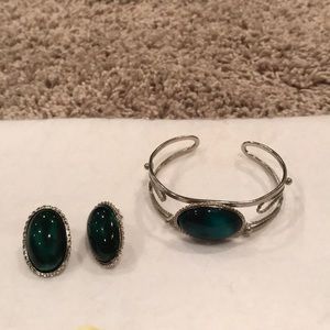 women’s bracelet and earrings set